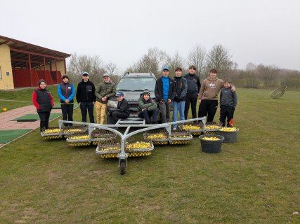 Range-Bälle sammeln - Jugend -